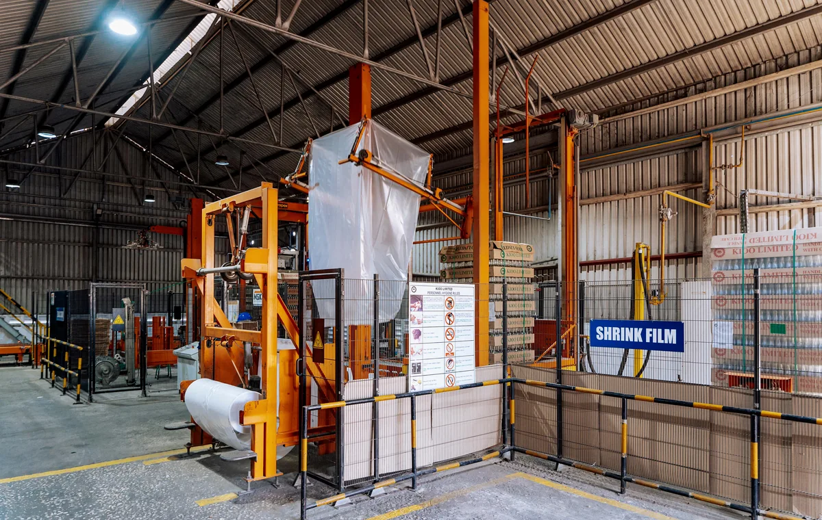 Sealing, sleeving & shrink in production
